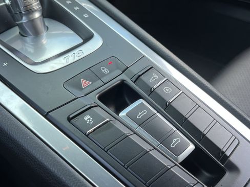 Used 2017 Porsche 718 Boxster S image 25