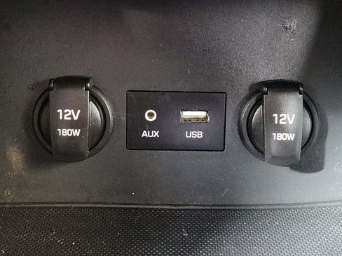 Used 2019 Hyundai Elantra GT image 21