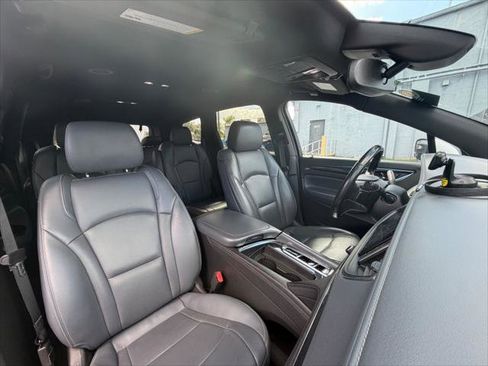 Used 2023 Buick Enclave Essence image 11