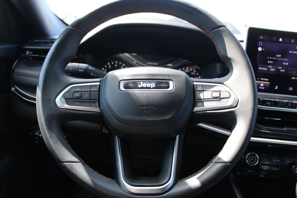 Used 2024 Jeep Compass Trailhawk AWD/4WD image 25