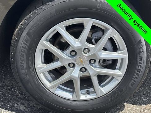 Used 2024 Chevrolet Equinox LT w/ LPO, Floor Liner Package FWD image 33