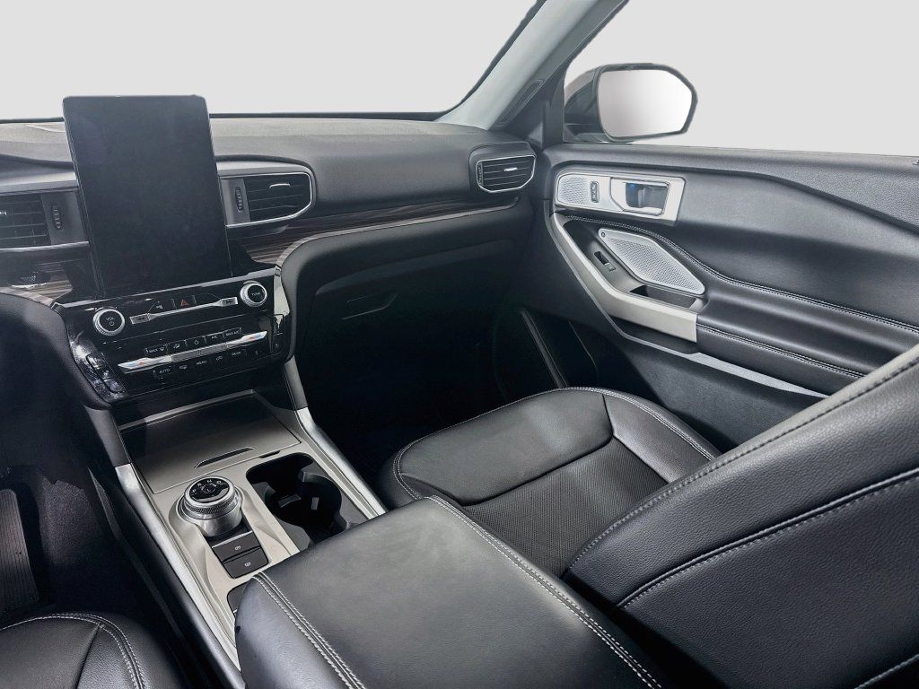 Used 2024 Ford Explorer Limited w/ Limited Technology Package RWD image 24