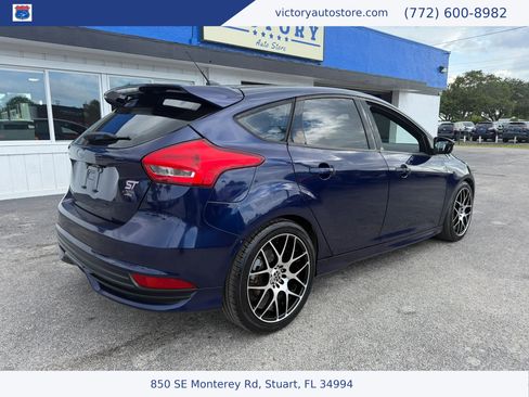 Used 2017 Ford Focus ST FWD image 2