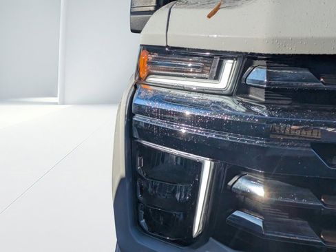Used 2023 Chevrolet Silverado 2500 High Country w/ Z71 Off-Road Package image 7