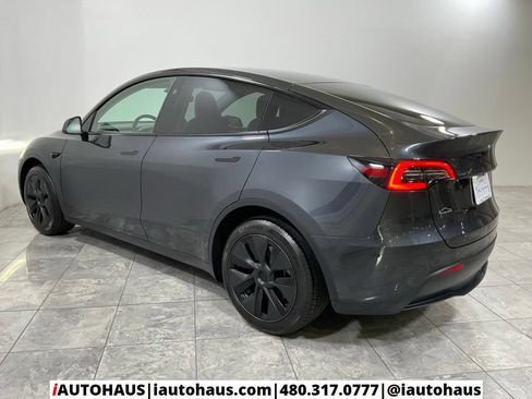Used 2025 Tesla Model Y Long Range RWD image 4