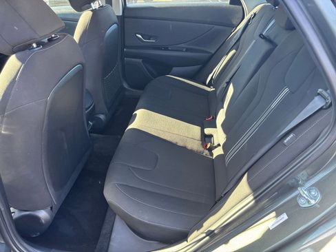 Used 2025 Hyundai Elantra SEL image 22