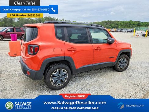 Used 2015 Jeep Renegade Trailhawk w/ Premium Leather Group AWD/4WD image 4