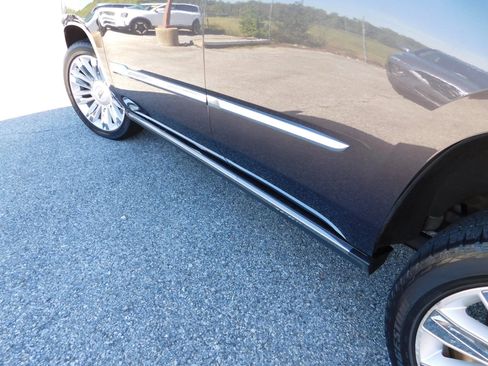 Used 2016 Cadillac Escalade Platinum AWD/4WD image 16