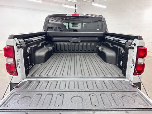 New 2025 Ford Maverick Lariat w/ Black Appearance Package image 13