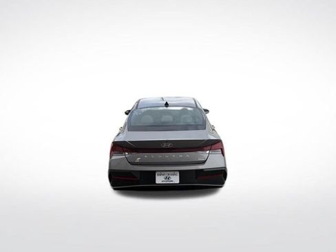 Used 2024 Hyundai Elantra Limited FWD image 4