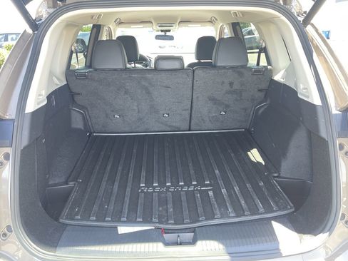 Used 2025 Nissan Rogue SV AWD/4WD image 24
