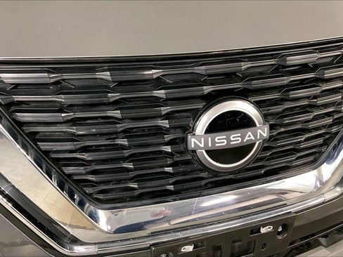 Used 2023 Nissan Rogue S image 28