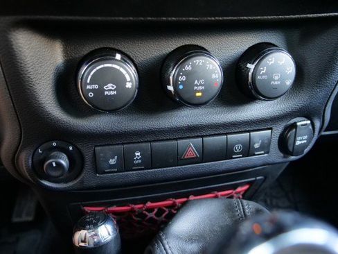 Used 2017 Jeep Wrangler Rubicon AWD/4WD image 27