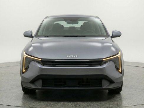 Used 2025 Kia K4 LXS image 2