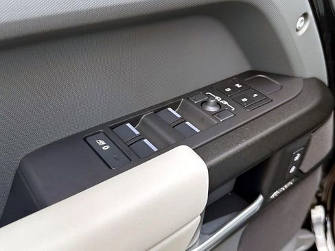 New 2025 Land Rover Defender 110 V8 image 16