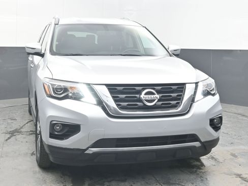 Used 2020 Nissan Pathfinder SL image 2