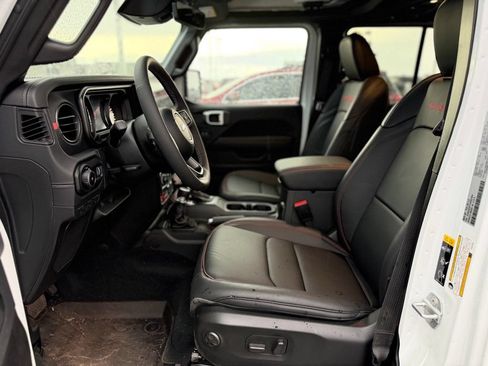 Used 2026 Jeep Wrangler Unlimited Rubicon AWD/4WD image 2