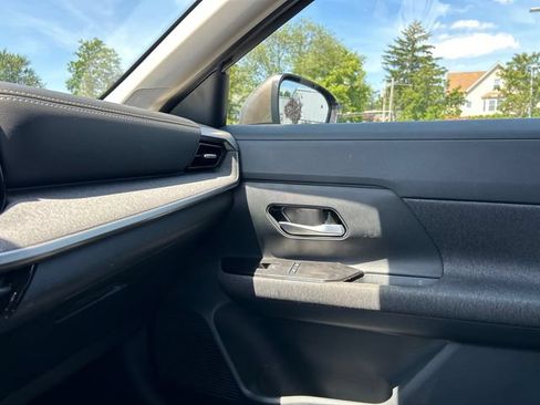 Certified 2025 Nissan Kicks SV AWD/4WD image 23