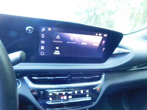 Used 2025 Buick Envista Sport Touring FWD image 9