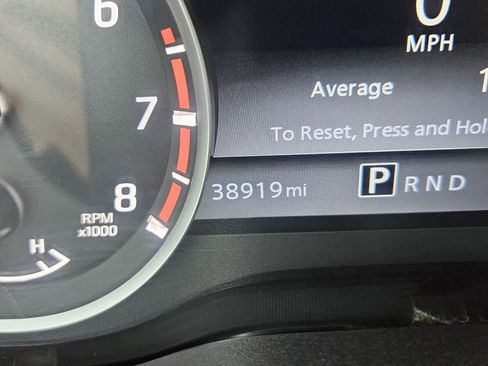 Used 2024 Nissan Titan SV w/ SV Convenience Package image 15