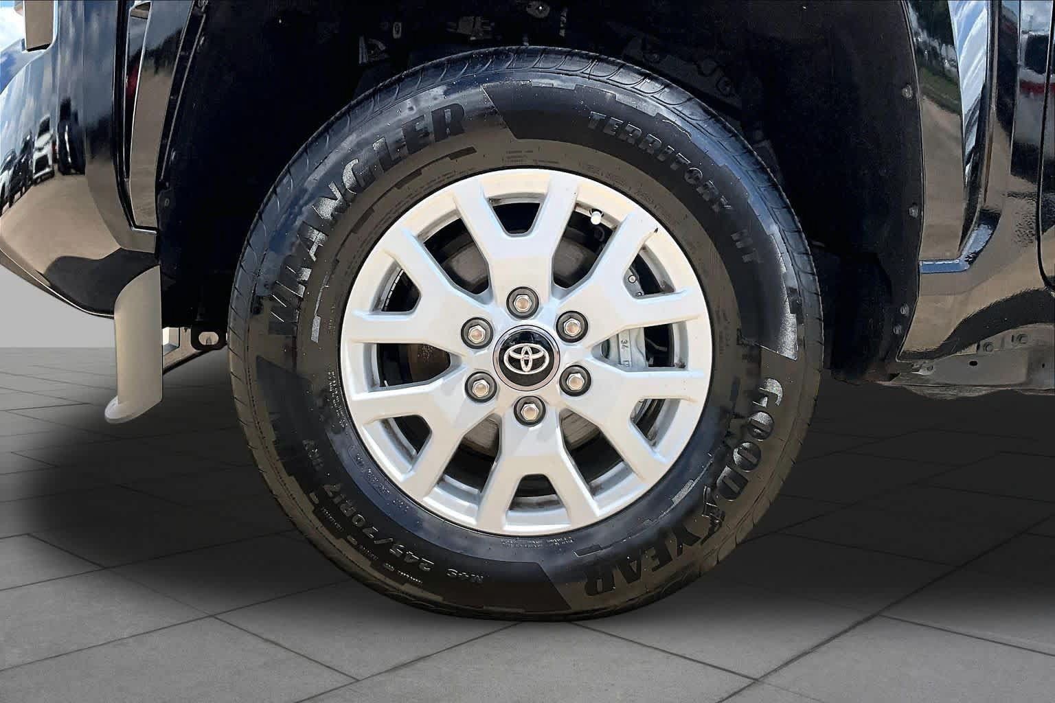 Used 2026 Toyota Tacoma SR5 AWD/4WD image 11