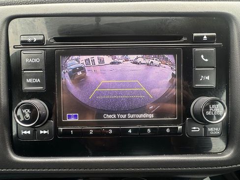 Used 2021 Honda HR-V LX image 17