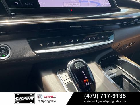 Used 2024 Cadillac Escalade Sport w/ LPO, ONYX Package AWD/4WD image 18