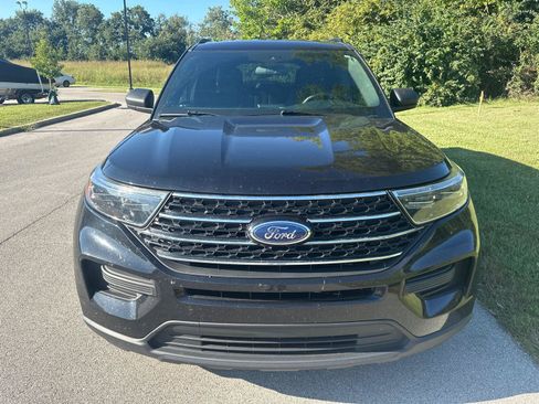 Used 2020 Ford Explorer XLT w/ Comfort Package AWD/4WD image 10