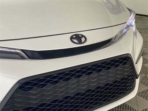 Used 2025 Toyota Corolla SE image 35