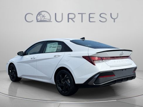 New 2026 Hyundai Elantra SEL Sport FWD image 3