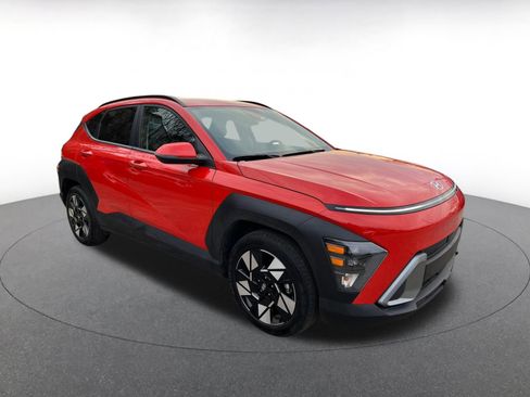 Used 2025 Hyundai Kona SEL image 1