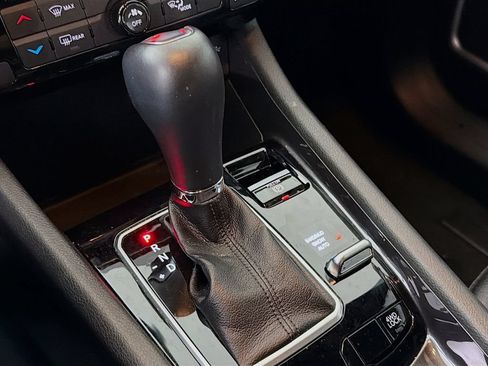Used 2025 Jeep Compass Latitude AWD/4WD image 19