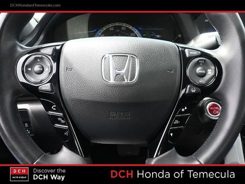 Used 2017 Honda Accord Touring image 9