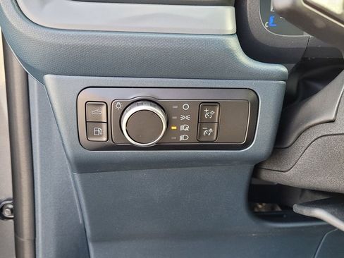 New 2025 Ford Maverick XL image 39