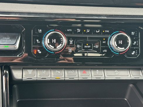 New 2025 GMC Sierra 3500 AT4 w/ Technology Package image 23