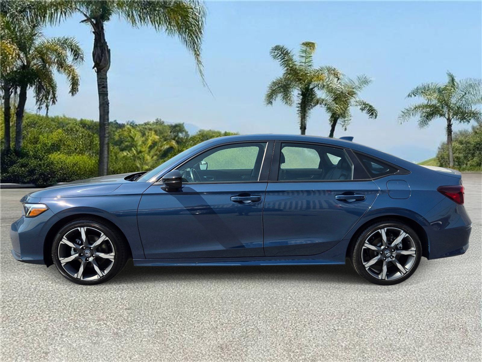 Used 2025 Honda Civic Sport Touring image 2