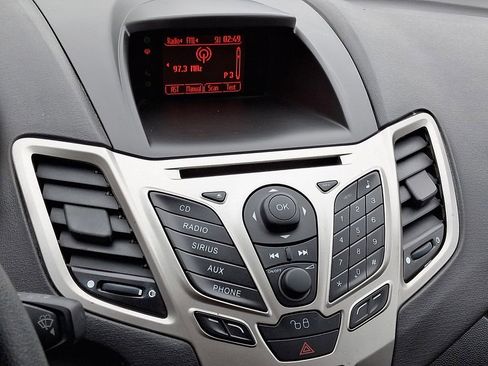 Used 2012 Ford Fiesta SE image 17