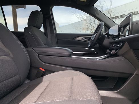 Used 2024 Chevrolet Traverse LT image 35