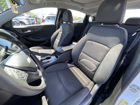 Used 2022 Chevrolet Malibu LT FWD image 13