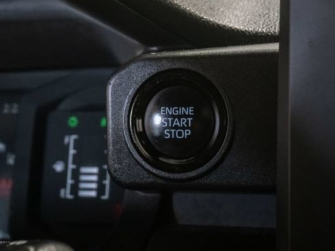 Used 2024 Toyota Tacoma SR5 AWD/4WD image 17