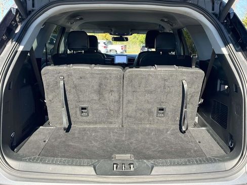 Used 2023 Ford Explorer Limited image 21