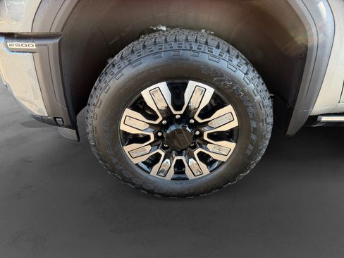 New 2026 GMC Sierra 2500 Denali w/ Denali Reserve Package image 9