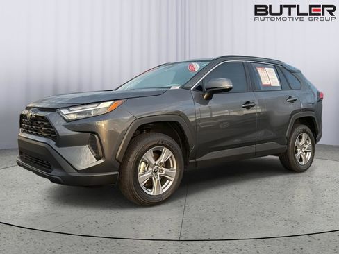 Certified 2025 Toyota RAV4 XLE AWD/4WD image 1