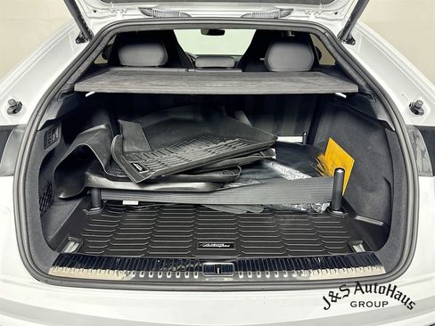 Used 2021 Lamborghini Urus AWD/4WD image 34