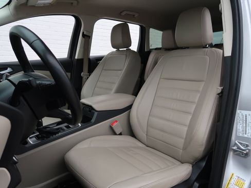 Used 2018 Ford Escape Titanium AWD/4WD image 12