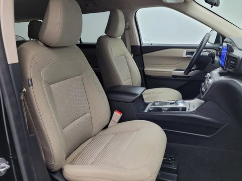 Used 2023 Ford Explorer XLT image 21