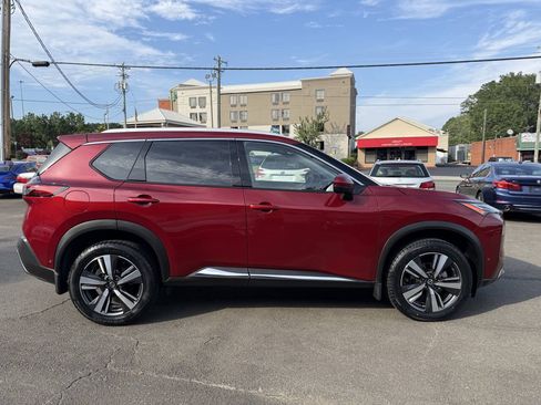 Used 2021 Nissan Rogue Platinum FWD image 9
