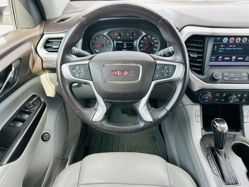 Used 2017 GMC Acadia SLT FWD image 16