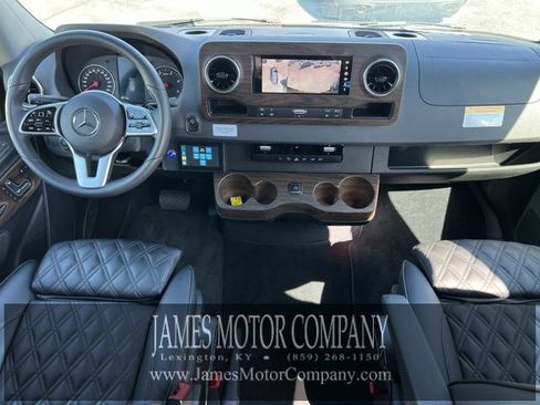 Used 2023 Mercedes-Benz Sprinter 3500 image 34