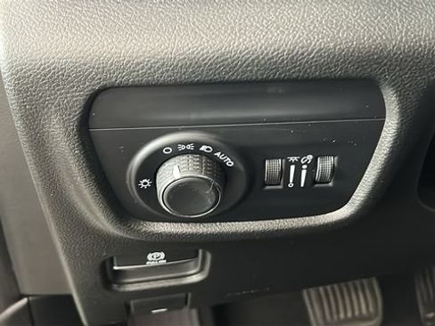 Used 2023 Jeep Grand Cherokee L Laredo w/ Luxury Tech Group I AWD/4WD image 19